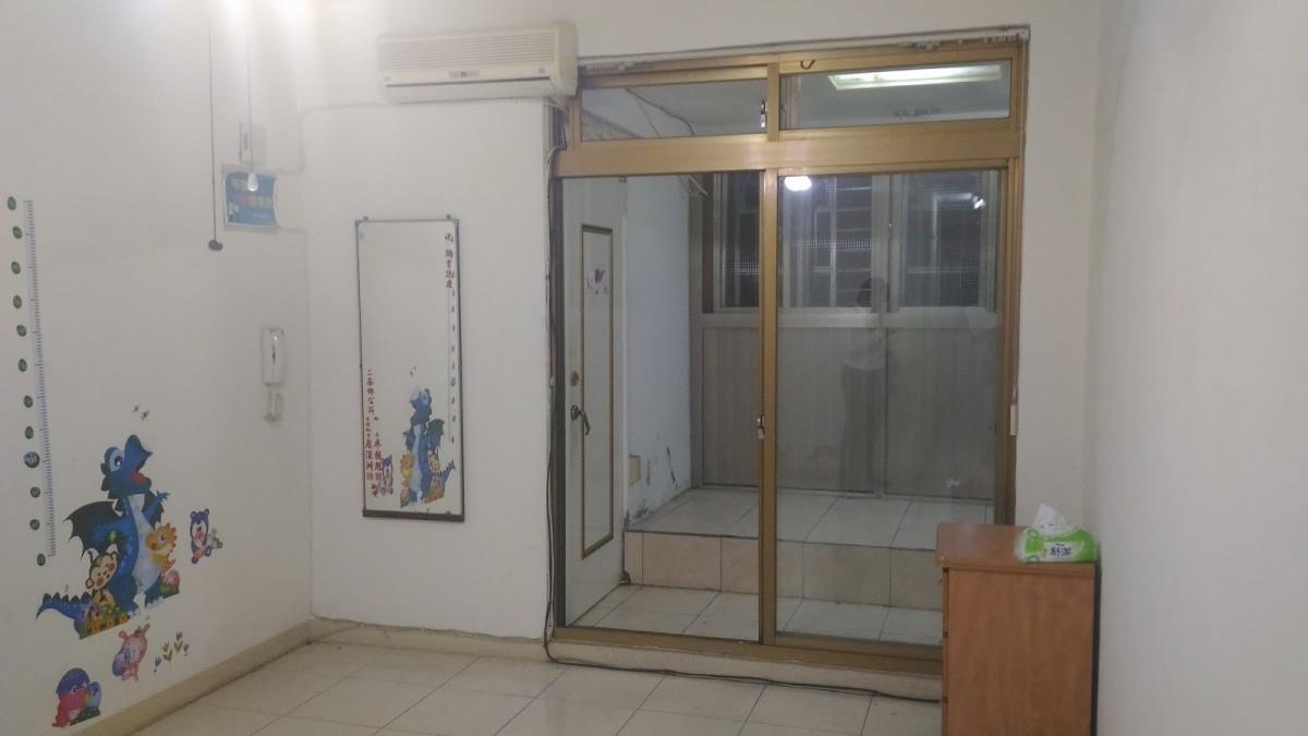 【看屋笔记】不像住家像幼儿园的房子,被看光光的卧室让人感到更加诡异 内容图6 女神网-大潮社TV实时追踪属于女人新资讯的综合网站! P_20161203_180708