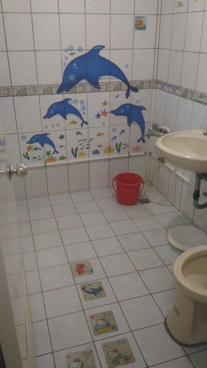 【看屋笔记】不像住家像幼儿园的房子,被看光光的卧室让人感到更加诡异 内容图8 女神网-大潮社TV实时追踪属于女人新资讯的综合网站! P_20161203_180225