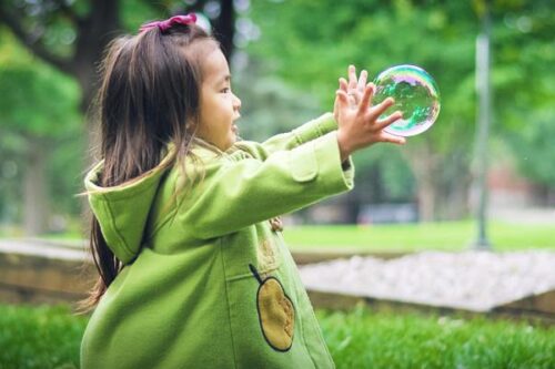 爱捣蛋、还是爱学习？如何刺激4 岁小孩的感官