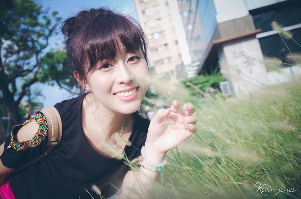 广播不能亡!致那些我们失眠的夜晚- DJ 艾蜜莉的异想世界 内容图4 女神网-大潮社TV实时追踪属于女人新资讯的综合网站! 广播不能亡!致那些我们失眠的夜晚- DJ 艾蜜莉的异想世界 女人观点 图4张