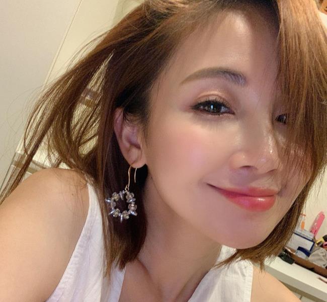 锺欣怡当妈后更懂得爱自己!9 大金句点醒现代女人价值观:“婚姻经营是种磨合” 内容图4 女神网-大潮社TV实时追踪属于女人新资讯的综合网站! FotoJet - 2019-08-29T092424.464