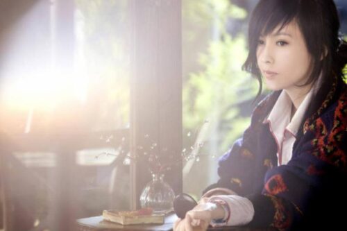 【单身难不难】等待不是自我贬低：心灵富足了，以爱为名的花朵自然会绽放