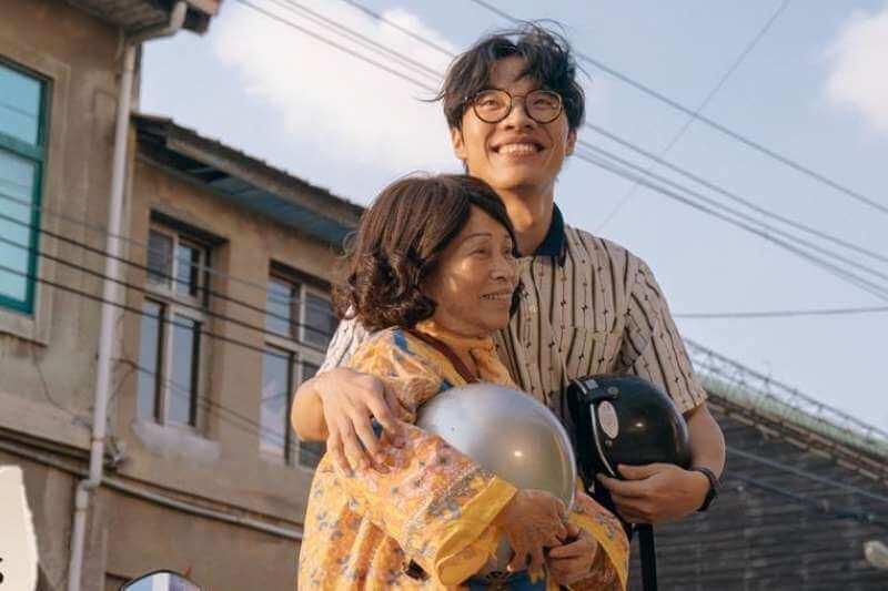 练习告别人生每个阶段:“各个时期的自己,都有可爱又值得赞许的地方” 内容图4 女神网-大潮社TV实时追踪属于女人新资讯的综合网站! 练习告别人生每个阶段:“各个时期的自己,都有可爱又值得赞许的地方” 女人观点 图4张