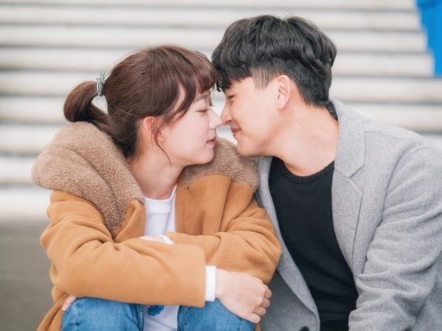 爱情里最大的问题,往往不是另一半。你最大的敌人就是你自己! 内容图3 女神网-大潮社TV实时追踪属于女人新资讯的综合网站! 爱情里最大的问题,往往不是另一半。你最大的敌人就是你自己! 女人观点 图3张