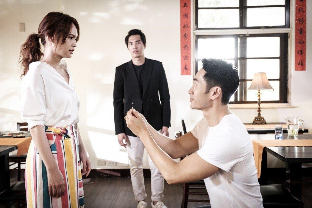 爱情里最大的问题,往往不是另一半。你最大的敌人就是你自己! 内容图4 女神网-大潮社TV实时追踪属于女人新资讯的综合网站! 爱情里最大的问题,往往不是另一半。你最大的敌人就是你自己! 女人观点 图4张