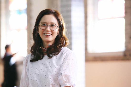 女人天生就爱胡思乱想吗?厘清 6 个困扰女性的症结点,这些在乎都是社会造成的 ! 内容图6 女神网-大潮社TV实时追踪属于女人新资讯的综合网站! 女人天生就爱胡思乱想吗?厘清 6 个困扰女性的症结点,这些在乎都是社会造成的 ! 女人观点 图6张