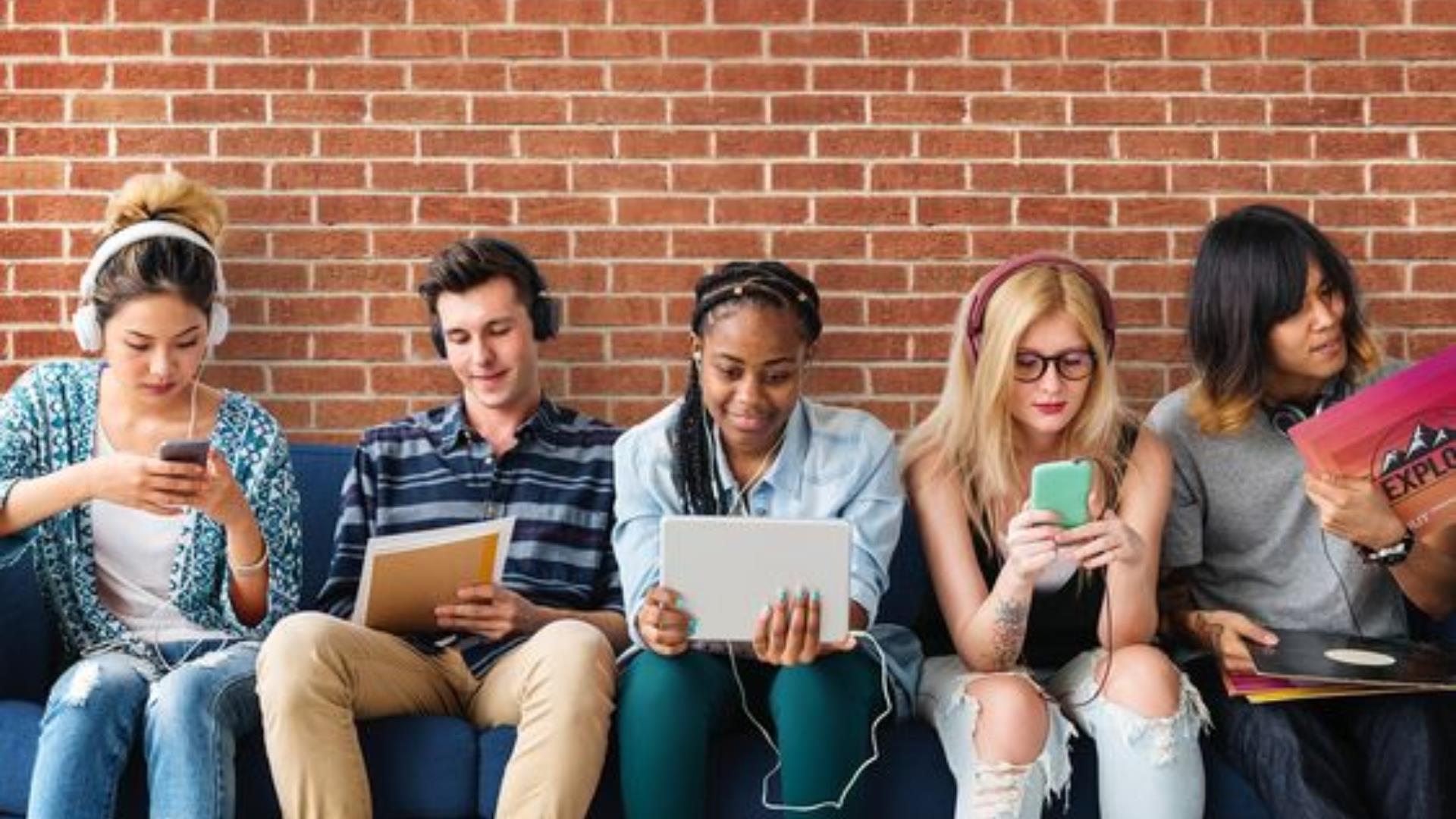 “离线”吧:随时都在不是我们的义务,真正的朋友不会在乎你回讯息的速度! 内容图4 女神网-大潮社TV实时追踪属于女人新资讯的综合网站! FotoJet - 2019-03-14T171607.491.jpg