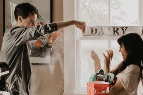 “表达在乎的方式有很多，吃醋排最后”：找到藏在吃醋背后的情绪，理出能够增温两人感情的沟通方式