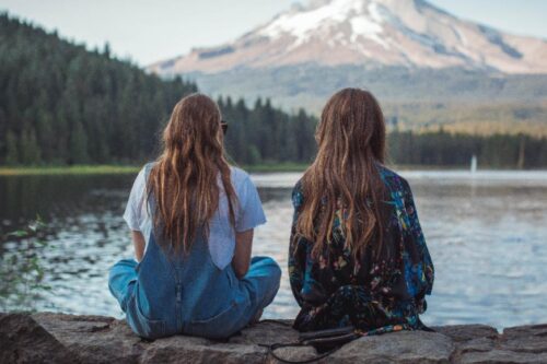 慢下来的友情：这些年，我们学着看懂，并试着学习将一些事放手