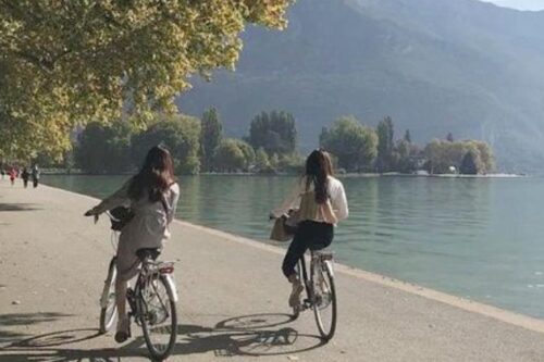 30 岁后朋友越来越少？比起年少的狂欢寻乐，更需要能“适时”依靠的肩膀和“不麻烦”的深交