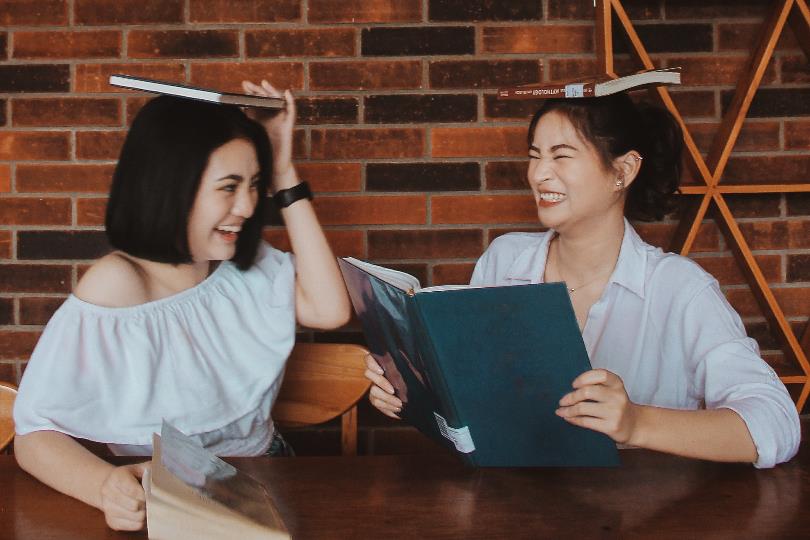 30 岁后朋友越来越少?比起年少的狂欢寻乐,更需要能“适时”依靠的肩膀和“不麻烦”的深交 内容图2 女神网-大潮社TV实时追踪属于女人新资讯的综合网站! 30 岁后朋友越来越少?比起年少的狂欢寻乐,更需要能“适时”依靠的肩膀和“不麻烦”的深交 女人观点 图2张