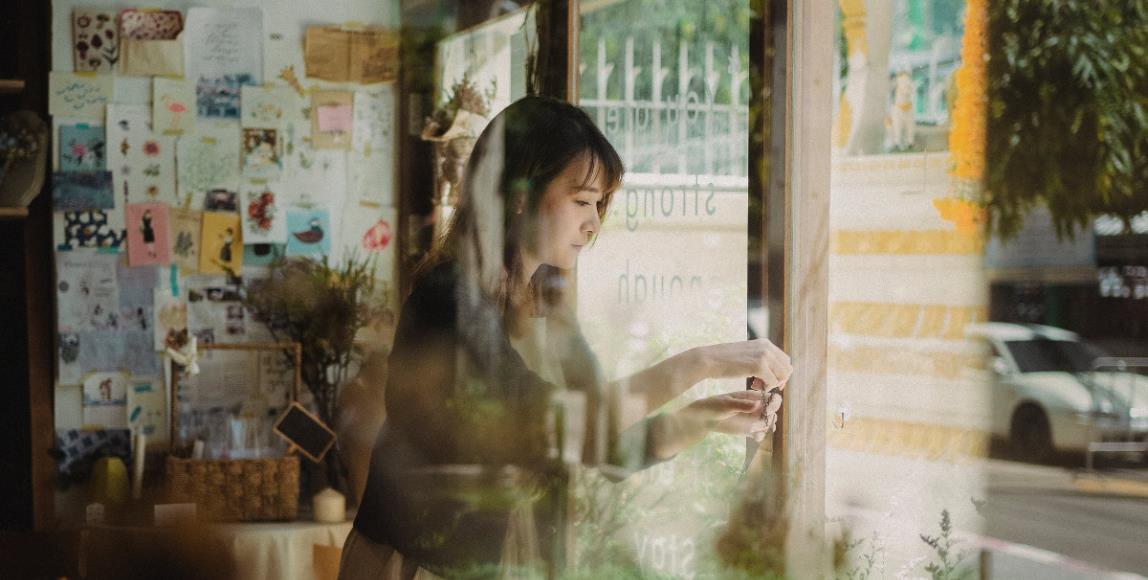 今天起,练习好好照顾自己:把重心放回自己身上,小心地、慢慢地——如同那些深爱你的人 内容图1 女神网-大潮社TV实时追踪属于女人新资讯的综合网站! 今天起,练习好好照顾自己:把重心放回自己身上,小心地、慢慢地——如同那些深爱你的人 女人观点 图1张