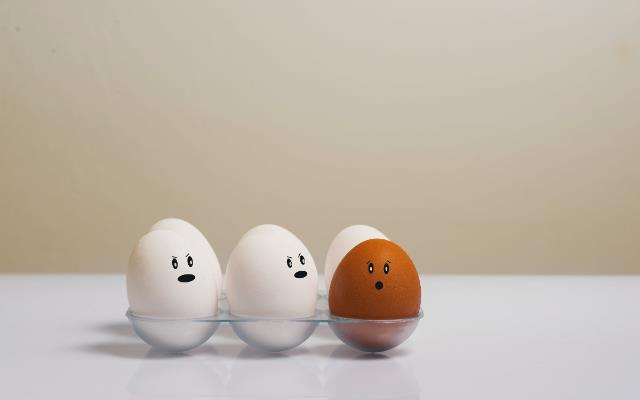 谈感情,因你我不同而完美:在爱里,我们是天空和海洋,不一样却很漂亮 内容图2 女神网-大潮社TV实时追踪属于女人新资讯的综合网站! 谈感情,因你我不同而完美:在爱里,我们是天空和海洋,不一样却很漂亮 女人观点 图2张