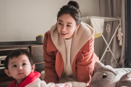 “当妈后，你还是你自己。”给育儿路上辛苦的我们：在过渡期里勇敢、在成长期里学习