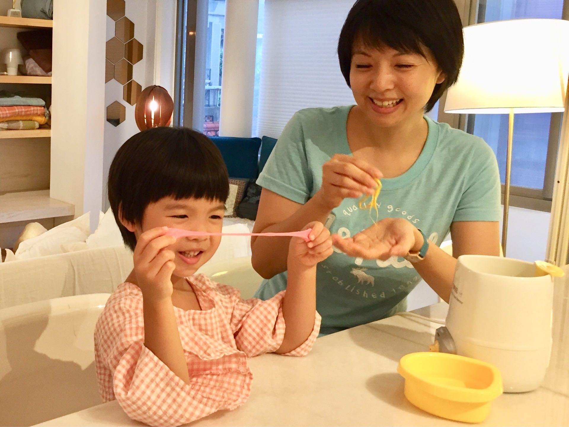 全职妈妈创业趣!推广创新无毒素材自己做玩具,她带孩子 FUN 心玩 内容图5 女神网-大潮社TV实时追踪属于女人新资讯的综合网站! 全职妈妈创业趣!推广创新无毒素材自己做玩具,她带孩子 FUN 心玩 更多学堂 图5张