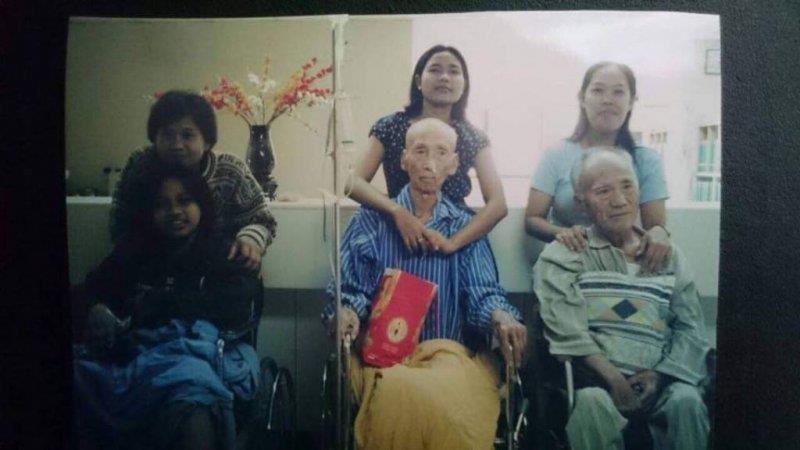 从中文一窍不通,到成为广播金钟主持人,来自印尼的她在异乡闯出一片天! 内容图2 女神网-大潮社TV实时追踪属于女人新资讯的综合网站! 从中文一窍不通,到成为广播金钟主持人,来自印尼的她在异乡闯出一片天! 更多学堂 图2张