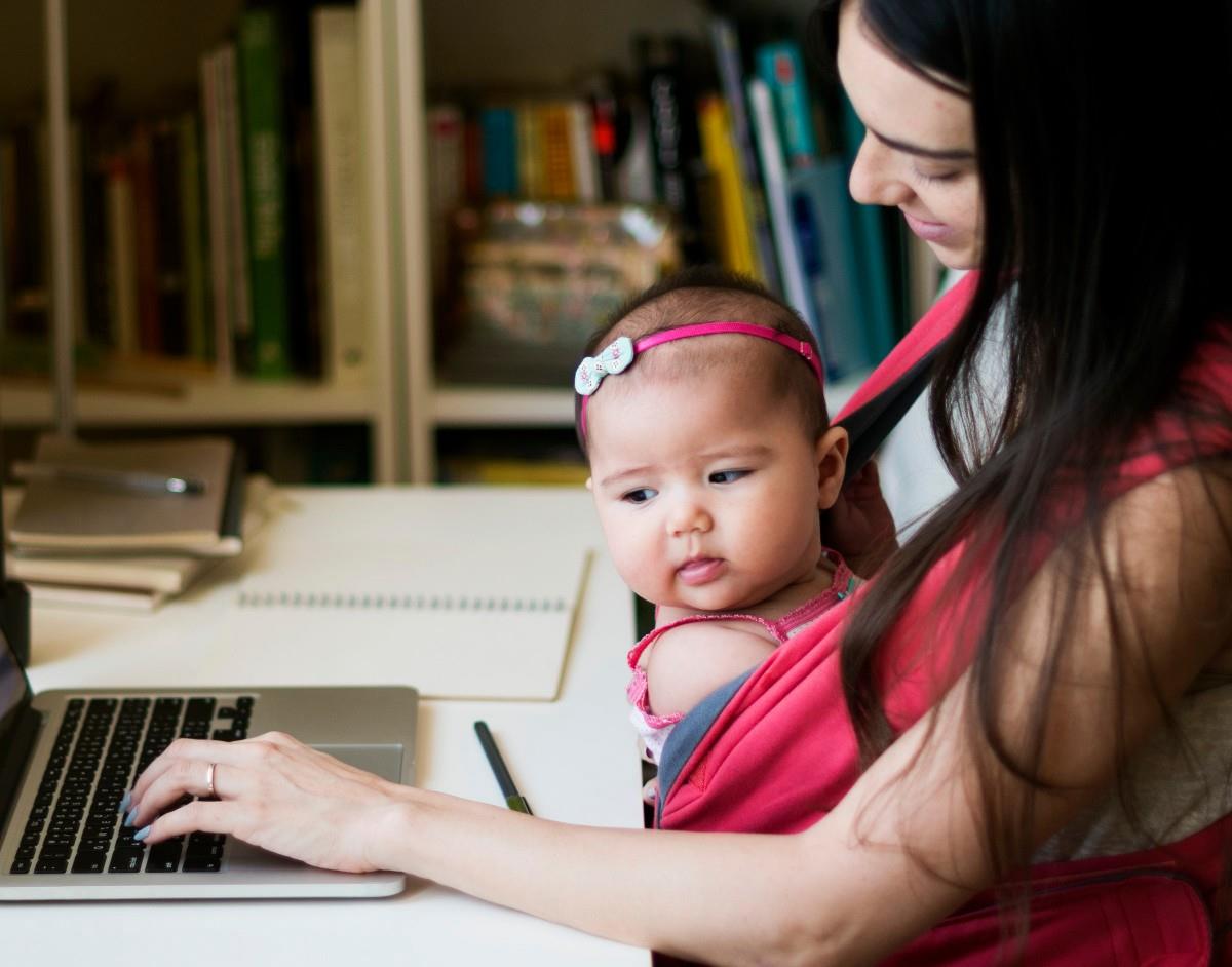 创业还有时间育儿?凯若妈咪:抛开传统框架,你其实有更多选择! 内容图4 女神网-大潮社TV实时追踪属于女人新资讯的综合网站! work with baby