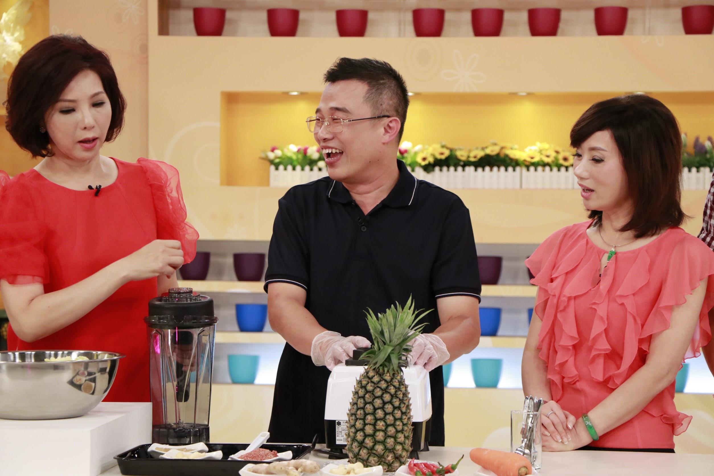 行医路上最深刻的风景,是女人特有的坚韧!吴明珠:“因为她们,让我同样以身为女性为荣!” 内容图7 女神网-大潮社TV实时追踪属于女人新资讯的综合网站! 行医路上最深刻的风景,是女人特有的坚韧!吴明珠:“因为她们,让我同样以身为女性为荣!” 更多学堂 图7张