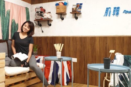 学会抓住市场缝隙！记者周依蝶用旺盛的好奇心与毅力，开启健身房板娘的斜杠人生