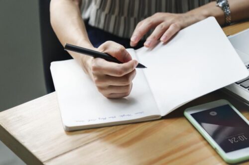 好向往“斜杠”的多职人生！专家建议：先想清楚这 4 件事再做决定