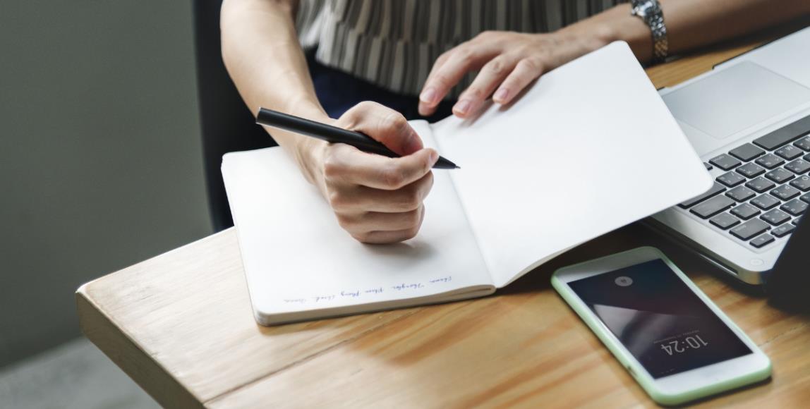 好向往“斜杠”的多职人生!专家建议:先想清楚这 4 件事再做决定 内容图1 女神网-大潮社TV实时追踪属于女人新资讯的综合网站! 好向往“斜杠”的多职人生!专家建议:先想清楚这 4 件事再做决定 更多学堂 图1张