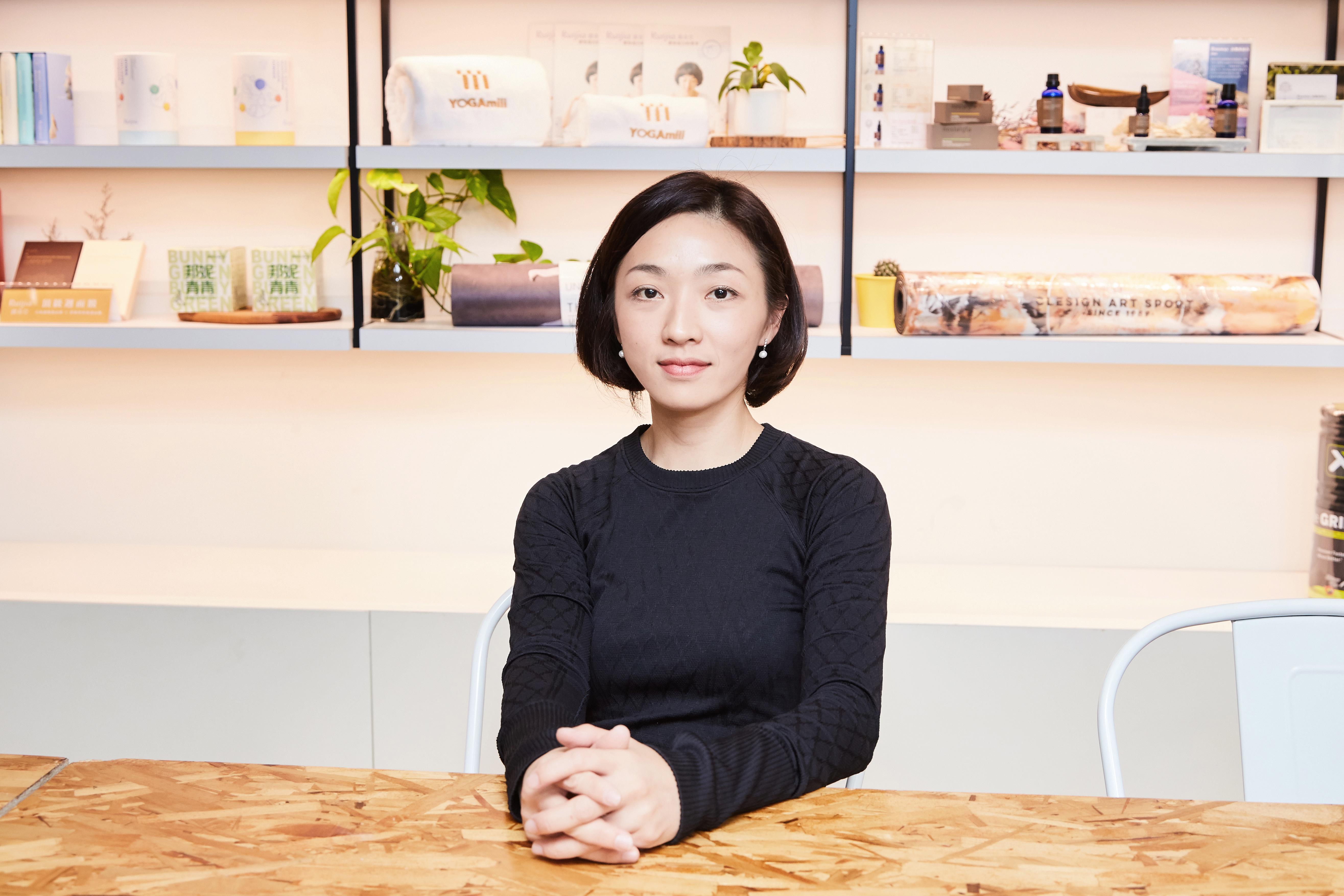 接触 3 个月就决定创业:YOGAmiii 瑜伽迷创办人曾琬媛创小班制教学空间,带你重新认识瑜伽 内容图8 女神网-大潮社TV实时追踪属于女人新资讯的综合网站! 接触 3 个月就决定创业:YOGAmiii 瑜伽迷创办人曾琬媛创小班制教学空间,带你重新认识瑜伽 更多学堂 图8张