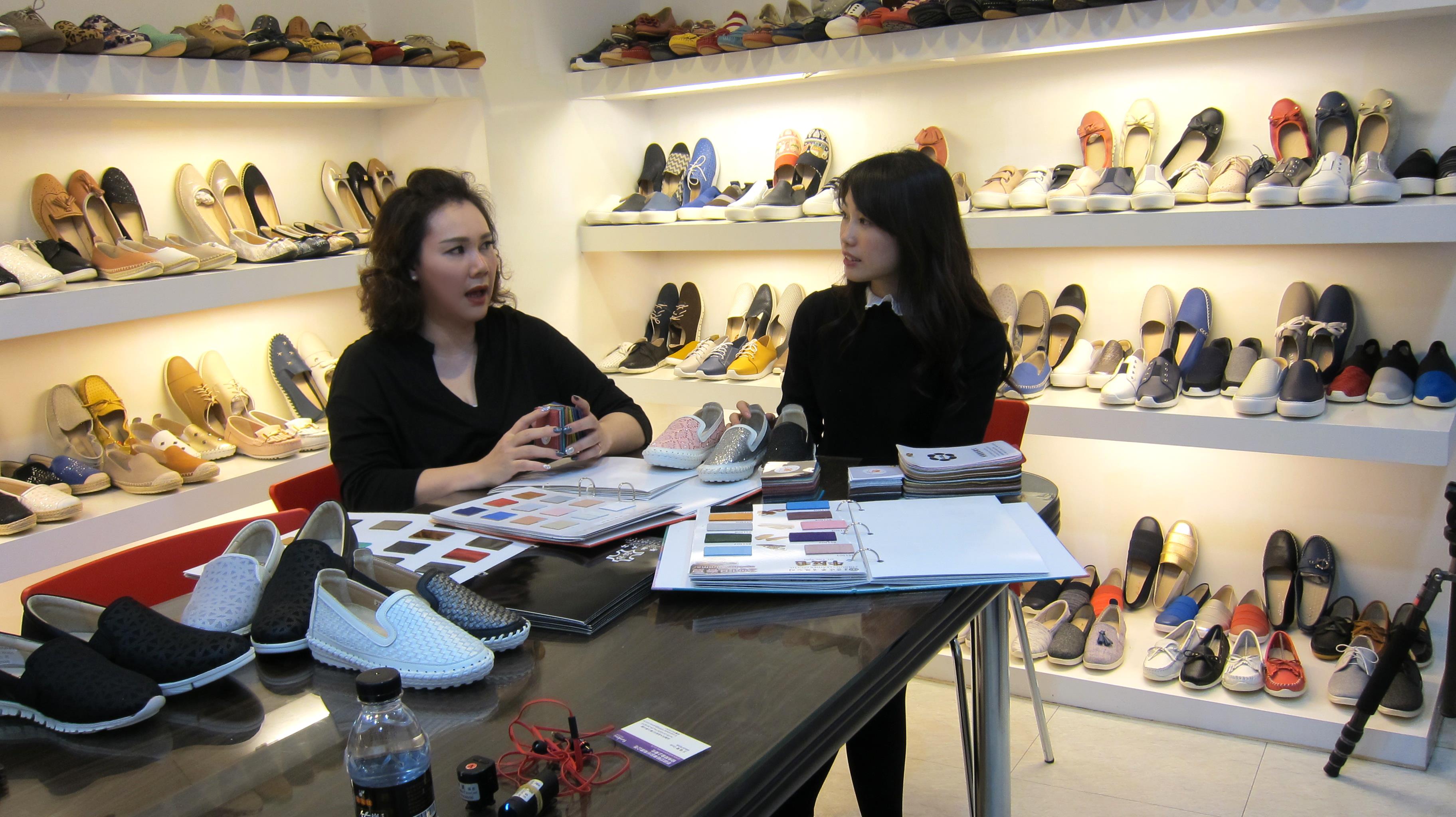 误入“鞋”途!Bonbons 原创设计女鞋创办人林怡慧:“拼了命也要做好决定的事!” 内容图7 女神网-大潮社TV实时追踪属于女人新资讯的综合网站! 误入“鞋”途!Bonbons 原创设计女鞋创办人林怡慧:“拼了命也要做好决定的事!” 更多学堂 图7张