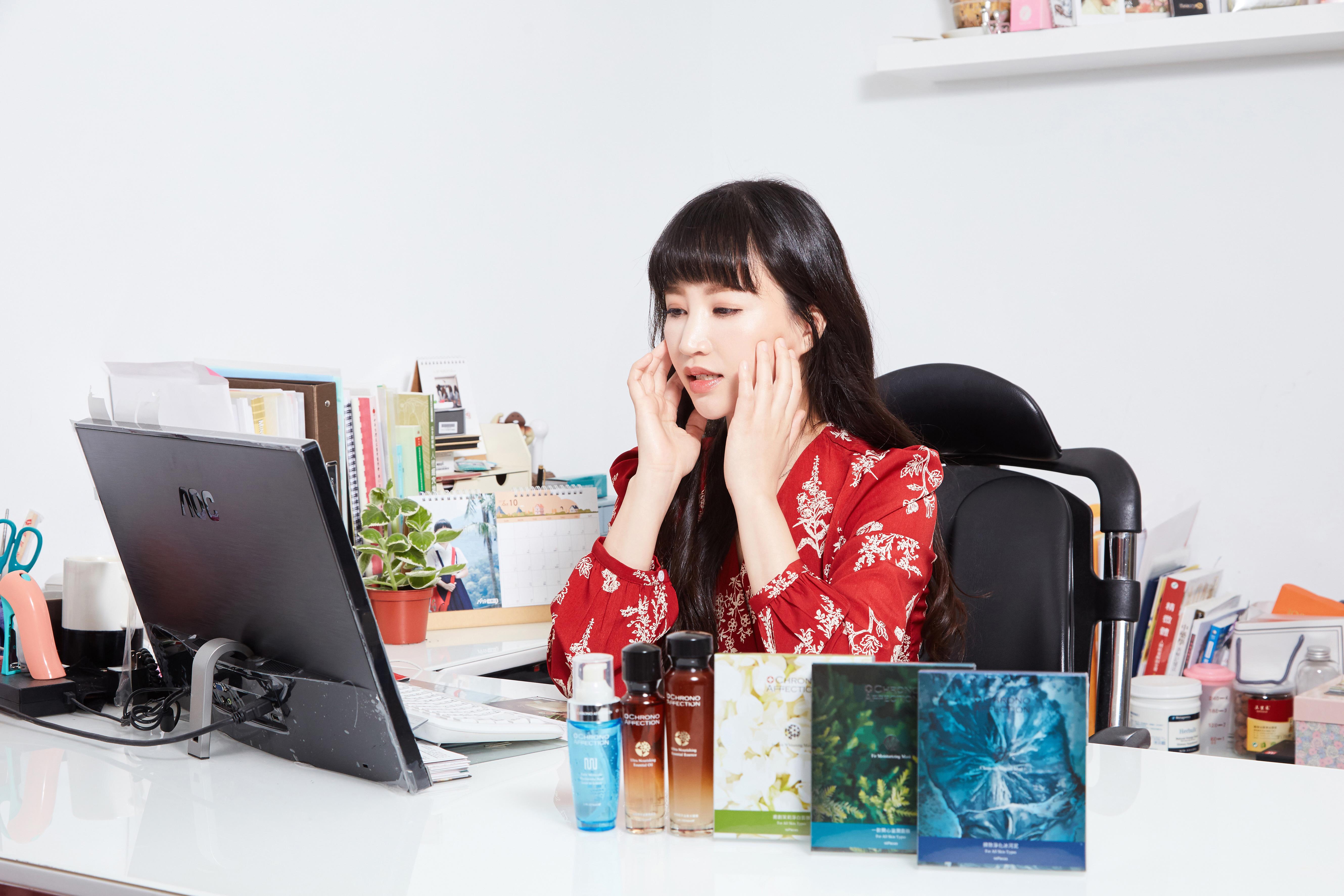 “油保养”正夯:时间宠爱创办人 Cynthia 专心做好擅长的事,打造极致保养哲学 内容图6 女神网-大潮社TV实时追踪属于女人新资讯的综合网站! “油保养”正夯:时间宠爱创办人 Cynthia 专心做好擅长的事,打造极致保养哲学 更多学堂 图6张