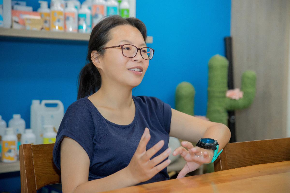 毛孩之于我,它们是家人不是宠物!臭味滚 ODOUT 创办人夏绫那:“品牌理念全都源自于一份珍贵的爱” 内容图6 女神网-大潮社TV实时追踪属于女人新资讯的综合网站! 毛孩之于我,它们是家人不是宠物!臭味滚 ODOUT 创办人夏绫那:“品牌理念全都源自于一份珍贵的爱” 更多学堂 图6张