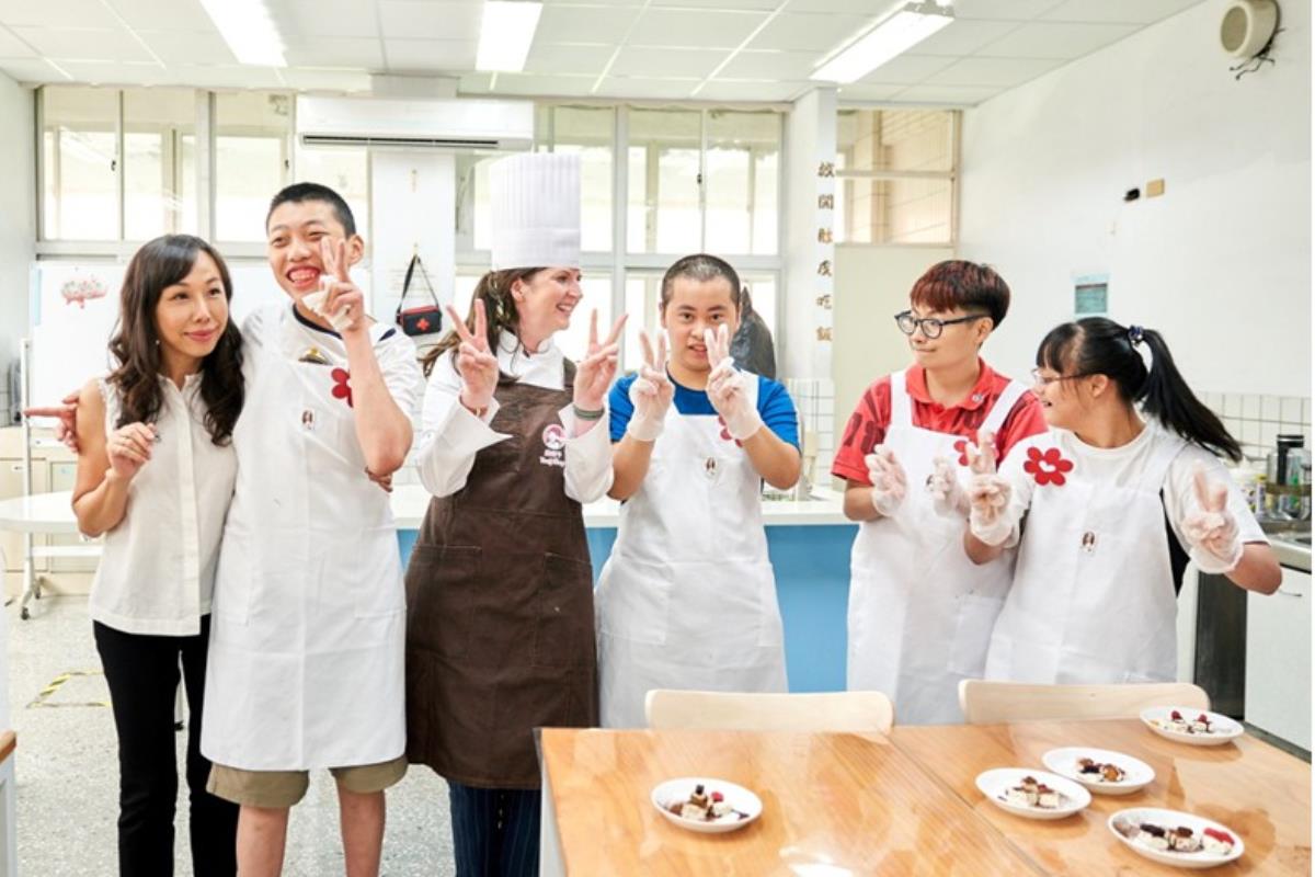 一颗糖的奇迹:看唐铺子创办人叶安淇由零到一的创业历程,从代工外销到品牌延伸的幸福故事 内容图6 女神网-大潮社TV实时追踪属于女人新资讯的综合网站! 一颗糖的奇迹:看唐铺子创办人叶安淇由零到一的创业历程,从代工外销到品牌延伸的幸福故事 更多学堂 图6张