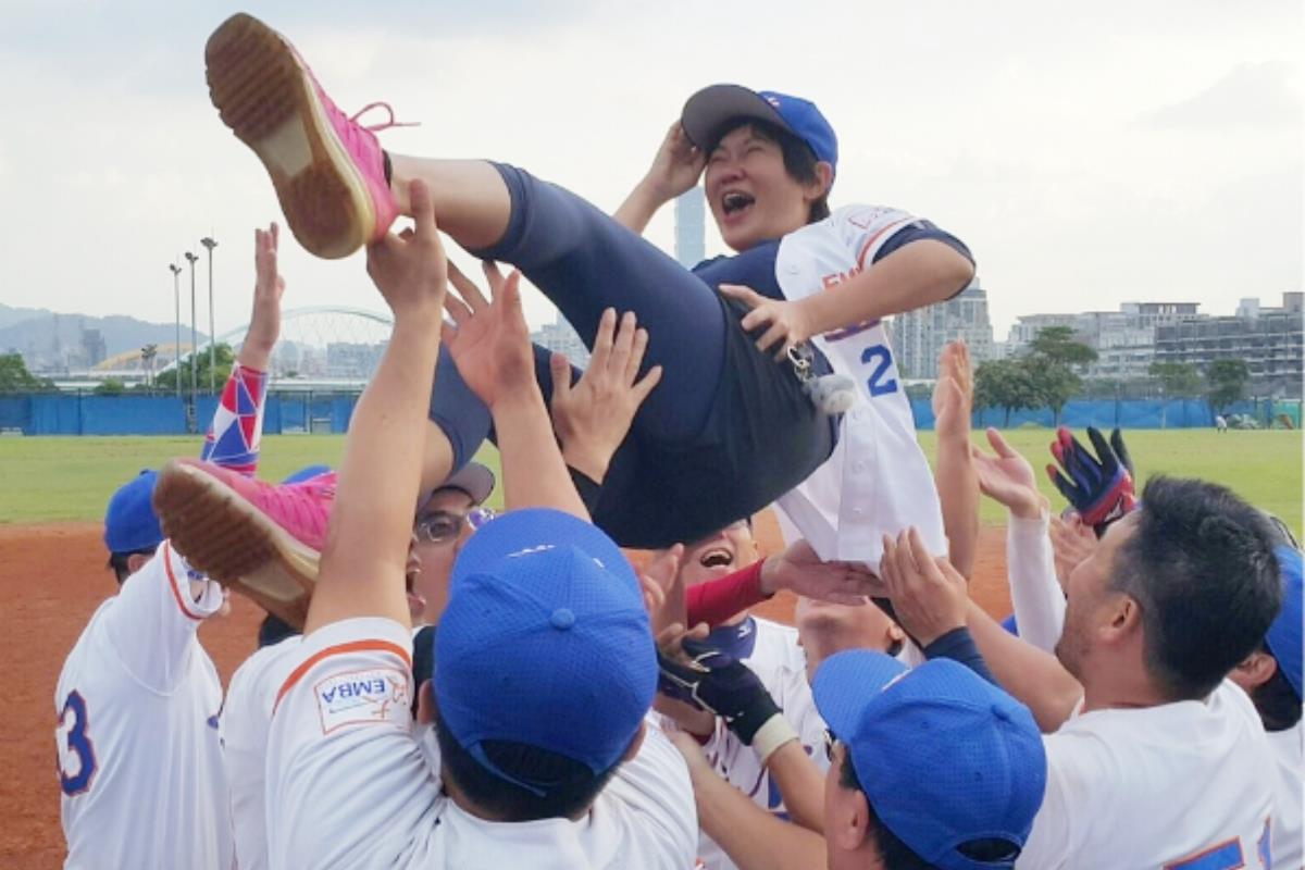 闯荡商场 20 年,台中银投信总经理李亚玫:“当你发自内心的‘互相’,便是成功的第一步” 内容图4 女神网-大潮社TV实时追踪属于女人新资讯的综合网站! 闯荡商场 20 年,台中银投信总经理李亚玫:“当你发自内心的‘互相’,便是成功的第一步” 更多学堂 图4张