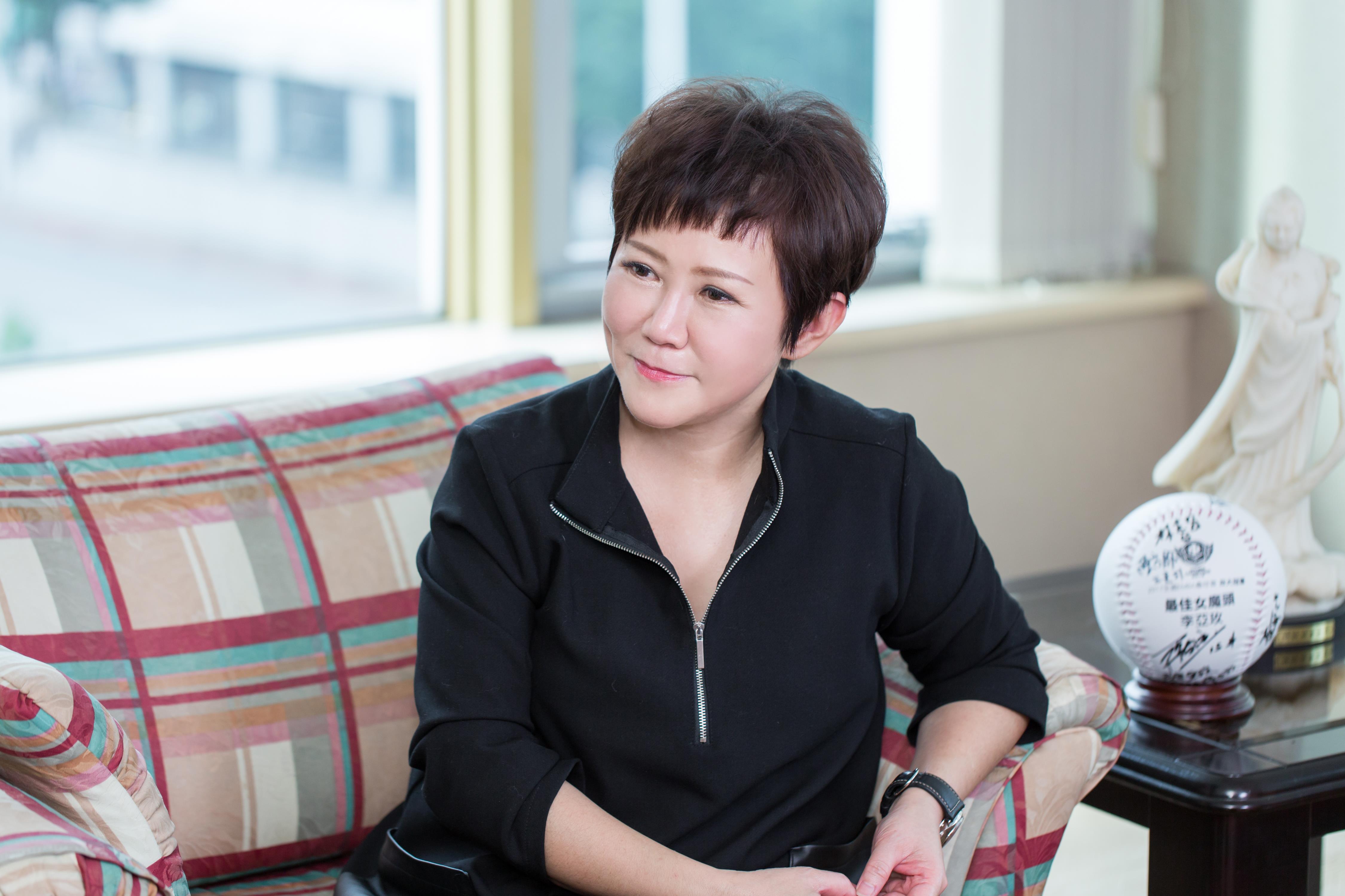 闯荡商场 20 年,台中银投信总经理李亚玫:“当你发自内心的‘互相’,便是成功的第一步” 内容图6 女神网-大潮社TV实时追踪属于女人新资讯的综合网站! 闯荡商场 20 年,台中银投信总经理李亚玫:“当你发自内心的‘互相’,便是成功的第一步” 更多学堂 图6张