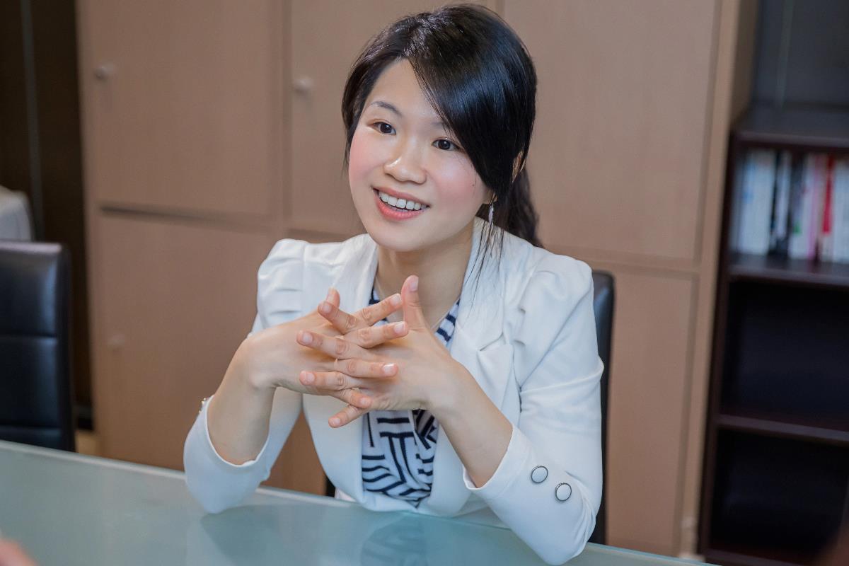 从补教业到管顾公司专业讲师。联圣集团总经理唐美娟:“想要累积自我经验值,就不要怕‘犯错’!” 内容图3 女神网-大潮社TV实时追踪属于女人新资讯的综合网站! 从补教业到管顾公司专业讲师。联圣集团总经理唐美娟:“想要累积自我经验值,就不要怕‘犯错’!” 更多学堂 图3张