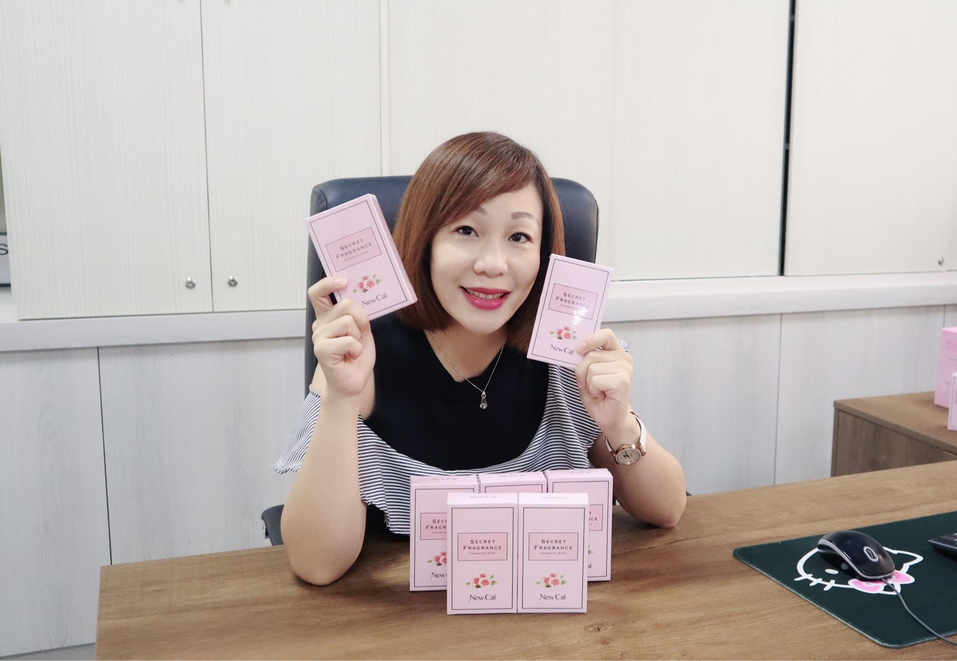 你的美丽由我负责!New Cal 私密香创办人钟盈惠,用“由内而外”的保养概念帮助女人找回自信美 内容图4 女神网-大潮社TV实时追踪属于女人新资讯的综合网站! 你的美丽由我负责!New Cal 私密香创办人钟盈惠,用“由内而外”的保养概念帮助女人找回自信美 更多学堂 图4张