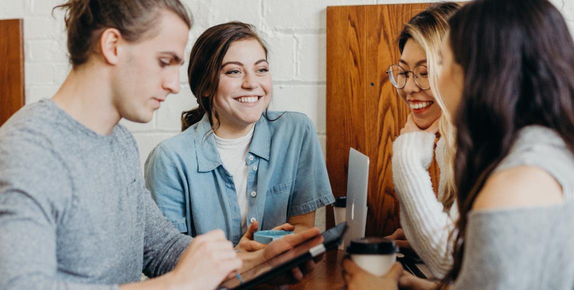 “新鲜人该去新创还是大企业?”思考这个问题前,这两件事你想过了吗? 内容图1 女神网-大潮社TV实时追踪属于女人新资讯的综合网站! “新鲜人该去新创还是大企业?”思考这个问题前,这两件事你想过了吗? 更多学堂 图1张