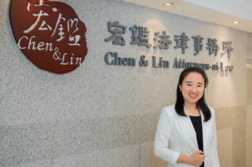 比起胜利，更想创造双赢！宏鉴法律事务所合伙人王传芬：“法律不难，唯有用心。”