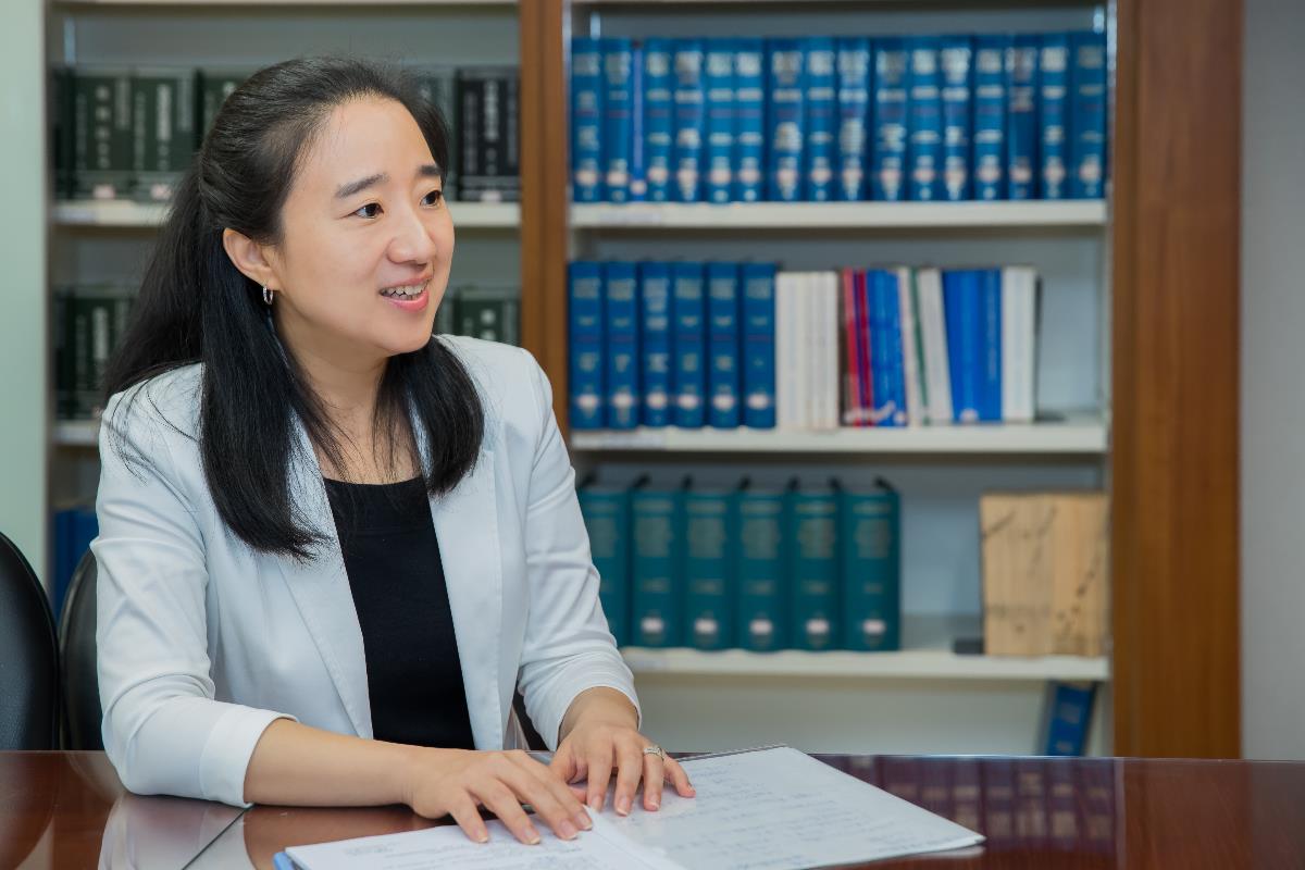 比起胜利,更想创造双赢!宏鉴法律事务所合伙人王传芬:“法律不难,唯有用心。” 内容图2 女神网-大潮社TV实时追踪属于女人新资讯的综合网站! 比起胜利,更想创造双赢!宏鉴法律事务所合伙人王传芬:“法律不难,唯有用心。” 更多学堂 图2张