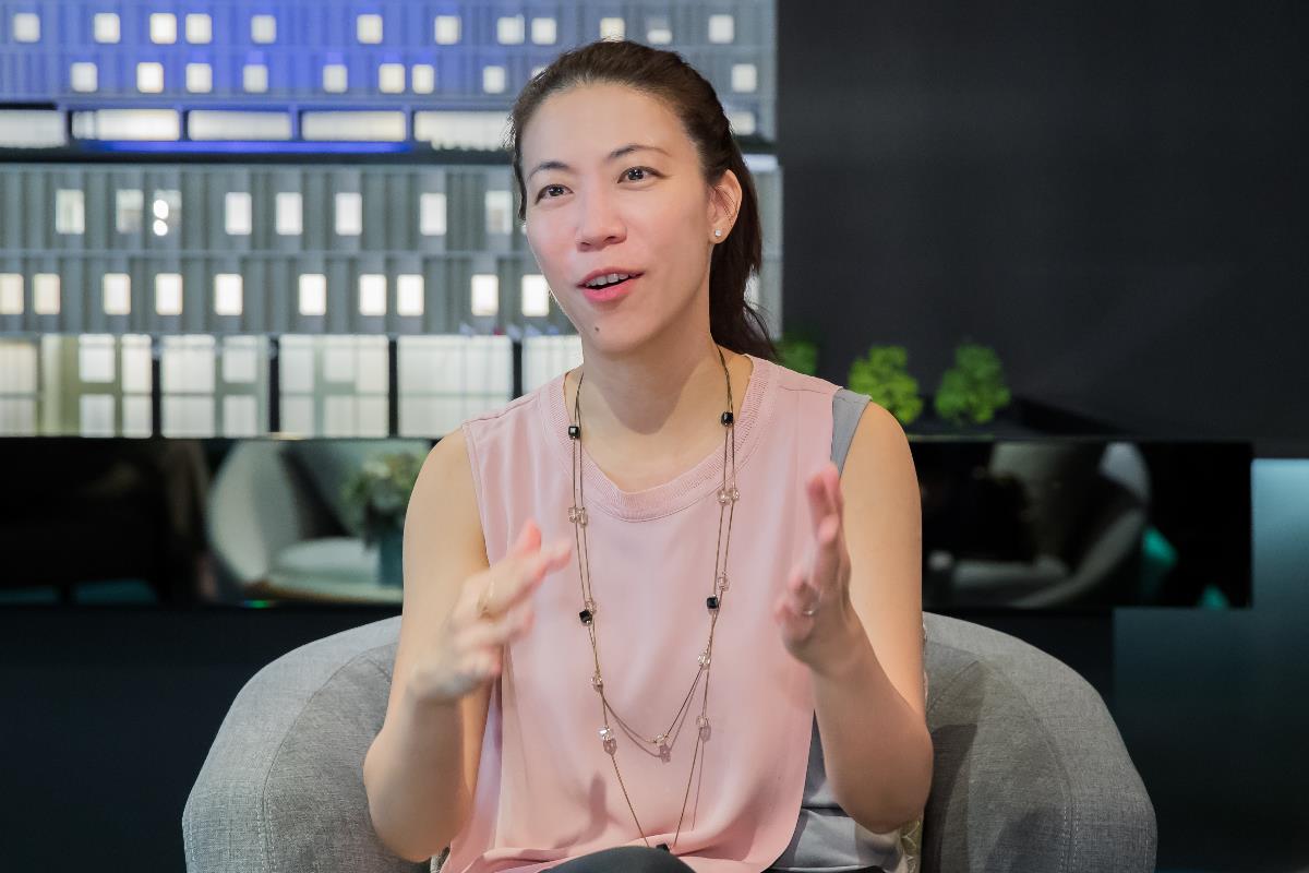 可以刚强也可以柔软!嘉新企业团执行长王立心:“做人做事都要像水一样,在不同形态中摸索最佳的平衡点。” 内容图3 女神网-大潮社TV实时追踪属于女人新资讯的综合网站! Liz 认为,唯有良性的沟通,是成就每件事情的不变法则。