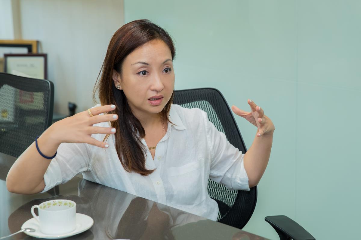 比起严厉的鞭策,更应该好好爱自己。百彦餐旅行销整合创办人夏瑄澧:“你属于你自己,并不受任何角色的羁绊!” 内容图3 女神网-大潮社TV实时追踪属于女人新资讯的综合网站! 比起严厉的鞭策,更应该好好爱自己。百彦餐旅行销整合创办人夏瑄澧:“你属于你自己,并不受任何角色的羁绊!” 更多学堂 图3张