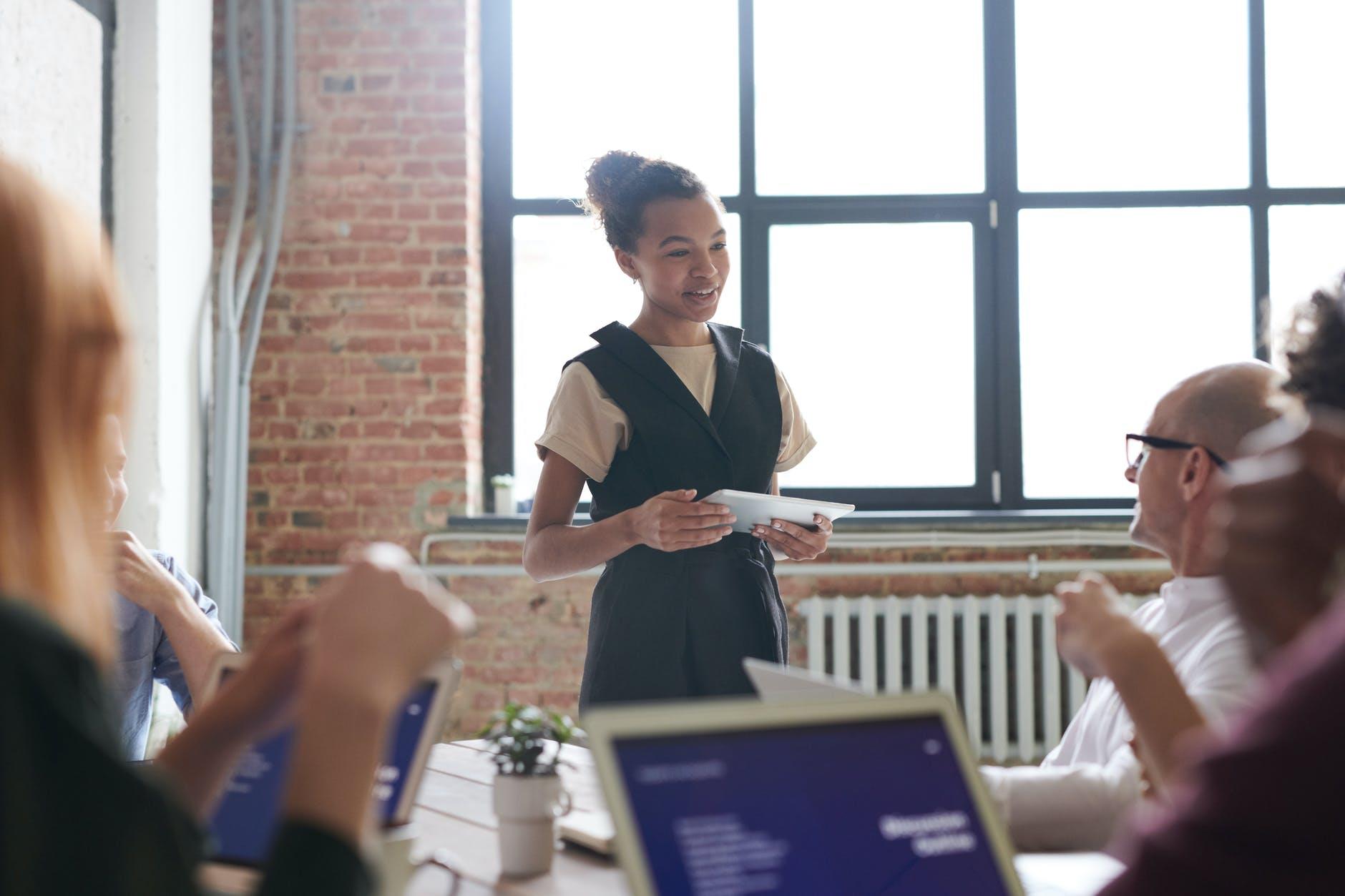 企业内部价值冲突难避免!先厘清“团队分工”与“互相合作”的重要,持续秉持共同信念 内容图4 女神网-大潮社TV实时追踪属于女人新资讯的综合网站! pexels-photo-3184322