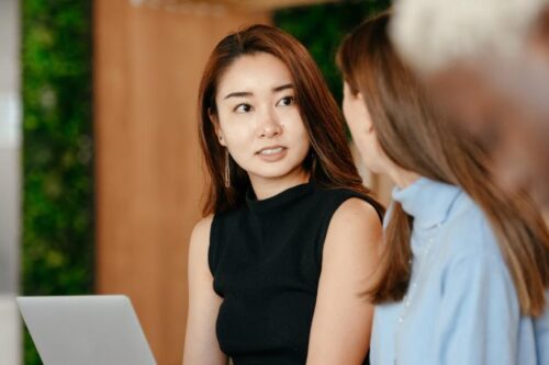 同事间的“暧昧学”：职场上的“分享”要适可而止，关系愈好愈要保持舒适距离