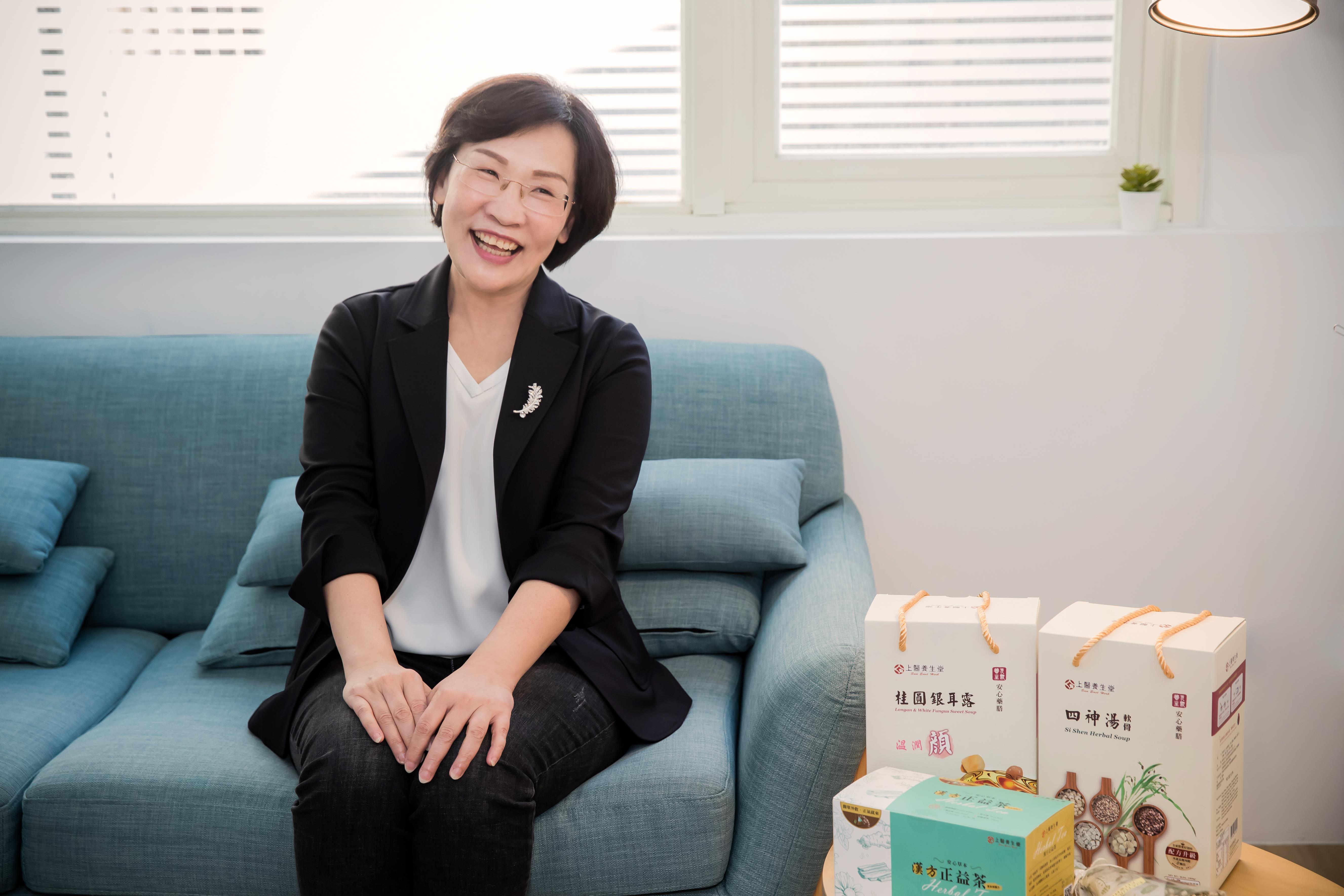 从职业走向志业。科达制药暨上医养生堂副总陈美玲让汉方养生,用健康、安心与消费者对话 内容图4 女神网-大潮社TV实时追踪属于女人新资讯的综合网站! 从职业走向志业。科达制药暨上医养生堂副总陈美玲让汉方养生,用健康、安心与消费者对话 更多学堂 图4张