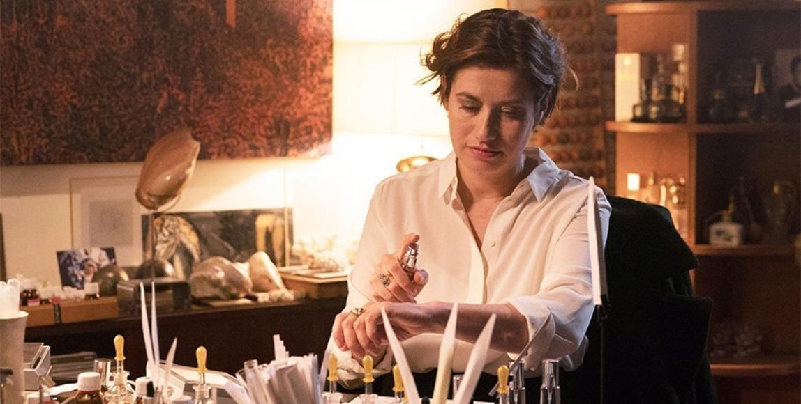 为了工作,有时势必会“做不了人”!洪雪珍:“在职场大放异彩之人的成功,在于坚持‘敬业’的职人精神。” 内容图1 女神网-大潮社TV实时追踪属于女人新资讯的综合网站! 为了工作,有时势必会“做不了人”!洪雪珍:“在职场大放异彩之人的成功,在于坚持‘敬业’的职人精神。” 更多学堂 图1张