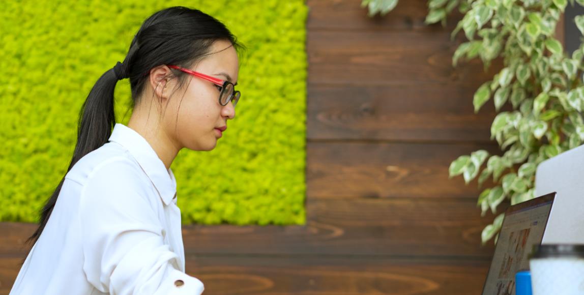 面对工作,你异化了吗?除了钱,日以继夜的劳动价值还剩什么 内容图1 女神网-大潮社TV实时追踪属于女人新资讯的综合网站! 面对工作,你异化了吗?除了钱,日以继夜的劳动价值还剩什么 更多学堂 图1张