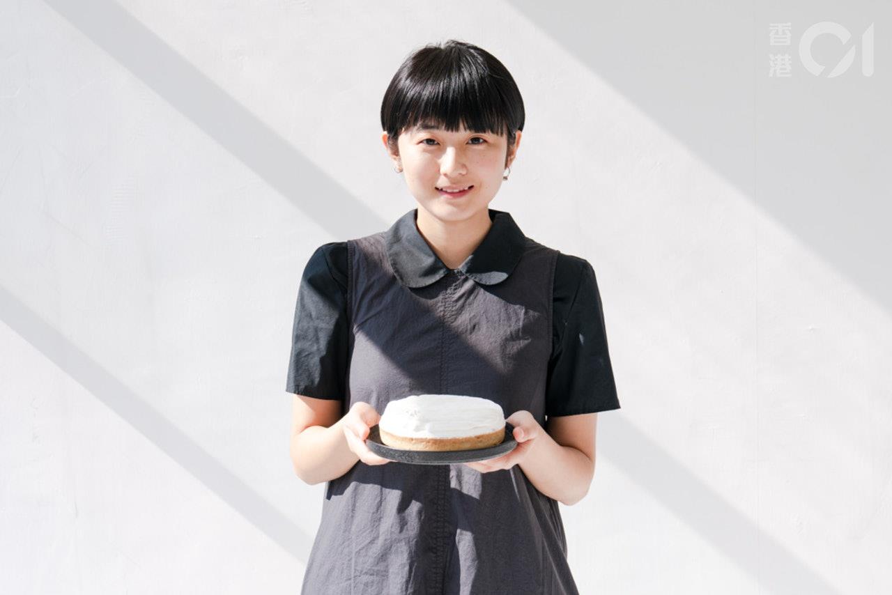 放弃广告设计,卷起袖子当甜点师傅!90 后创业女孩 Tina:“甜点是我表达自己的方式!” 内容图2 女神网-大潮社TV实时追踪属于女人新资讯的综合网站! 放弃广告设计,卷起袖子当甜点师傅!90 后创业女孩 Tina:“甜点是我表达自己的方式!” 专访故事 图2张