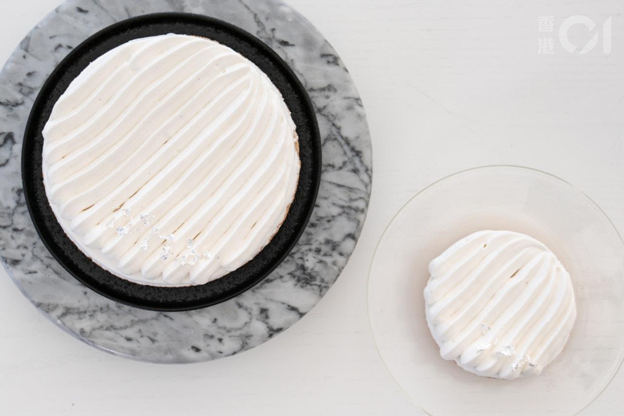 放弃广告设计,卷起袖子当甜点师傅!90 后创业女孩 Tina:“甜点是我表达自己的方式!” 内容图5 女神网-大潮社TV实时追踪属于女人新资讯的综合网站! 放弃广告设计,卷起袖子当甜点师傅!90 后创业女孩 Tina:“甜点是我表达自己的方式!” 专访故事 图5张