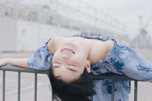 她不留前任任何物品：“有感情的是我们，不是旧物，留下旧物也留不住旧情。”