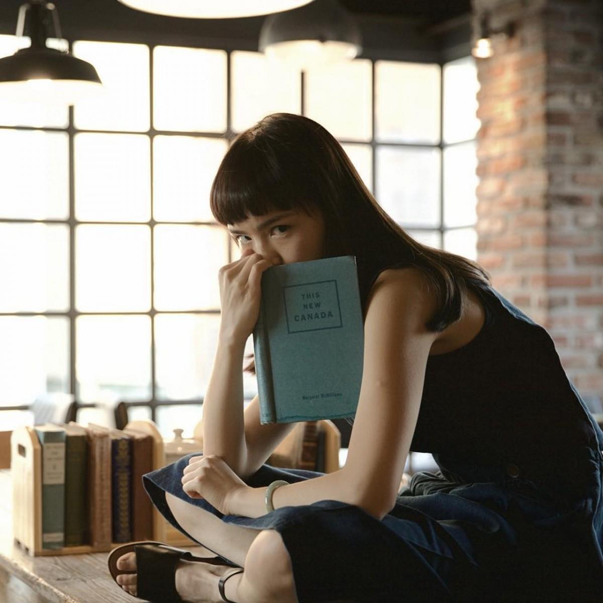 她不留前任任何物品:“有感情的是我们,不是旧物,留下旧物也留不住旧情。” 内容图6 女神网-大潮社TV实时追踪属于女人新资讯的综合网站! JgjFf-KMiBlz2_EzUGvq0zP3fzbj8KINHZkhRh2ZIUY