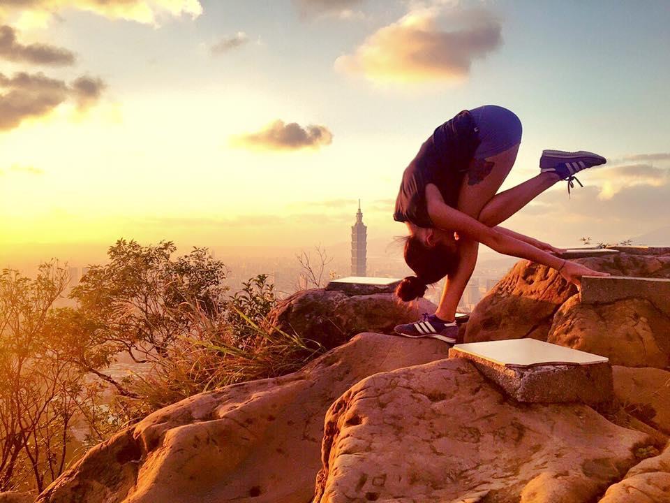 【各行各业的她】瑜伽老师 Ashley:这座城市已经够复杂,简单就是最好的生活方式! 内容图1 女神网-大潮社TV实时追踪属于女人新资讯的综合网站! 【各行各业的她】瑜伽老师 Ashley:这座城市已经够复杂,简单就是最好的生活方式! 专访故事 图1张