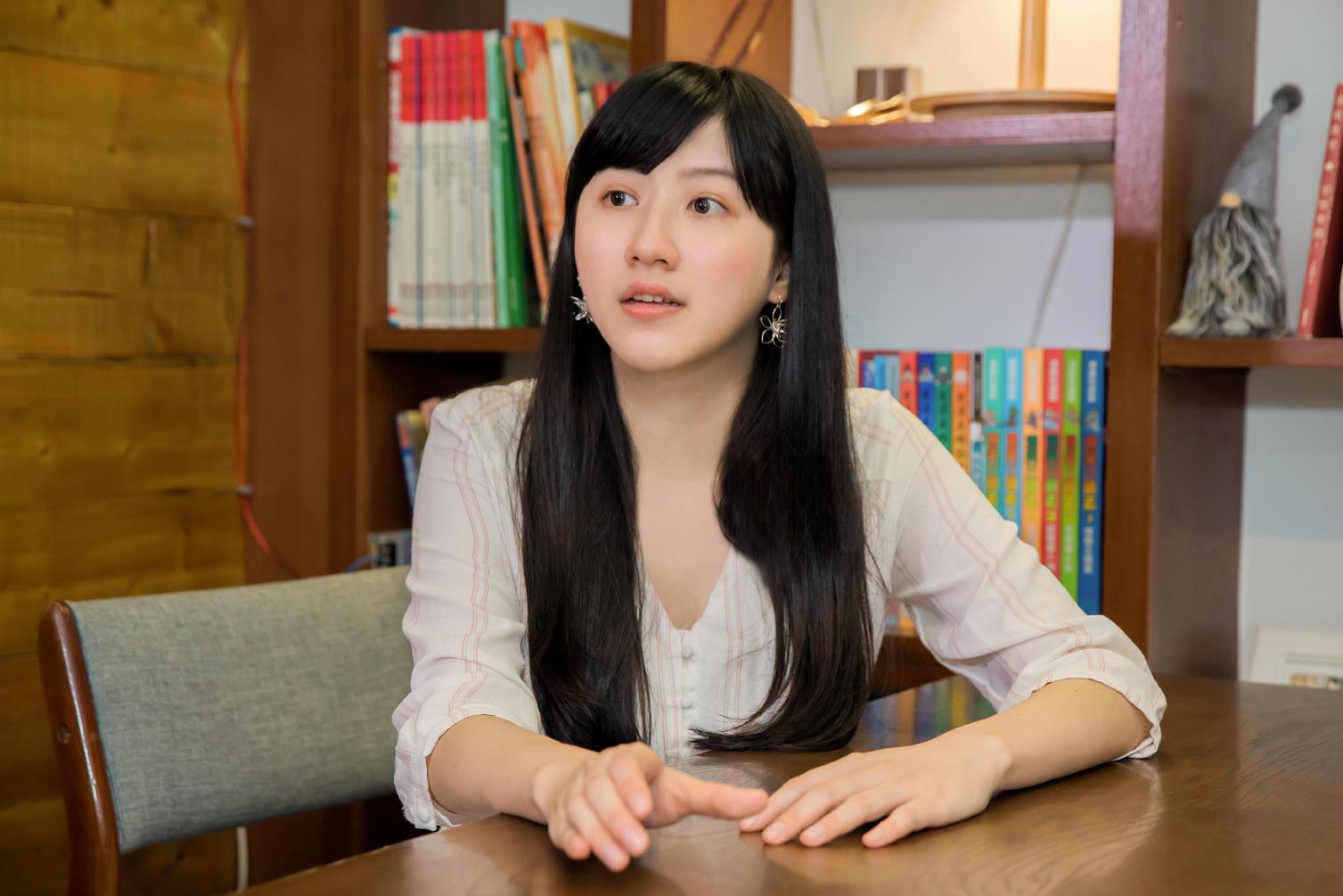 工作是种人生修练,Color C’ode 创办人 Kelly:“当有能力解决困难后,问题就不再是难题!” 内容图6 女神网-大潮社TV实时追踪属于女人新资讯的综合网站! JOHN0725_0805.jpg